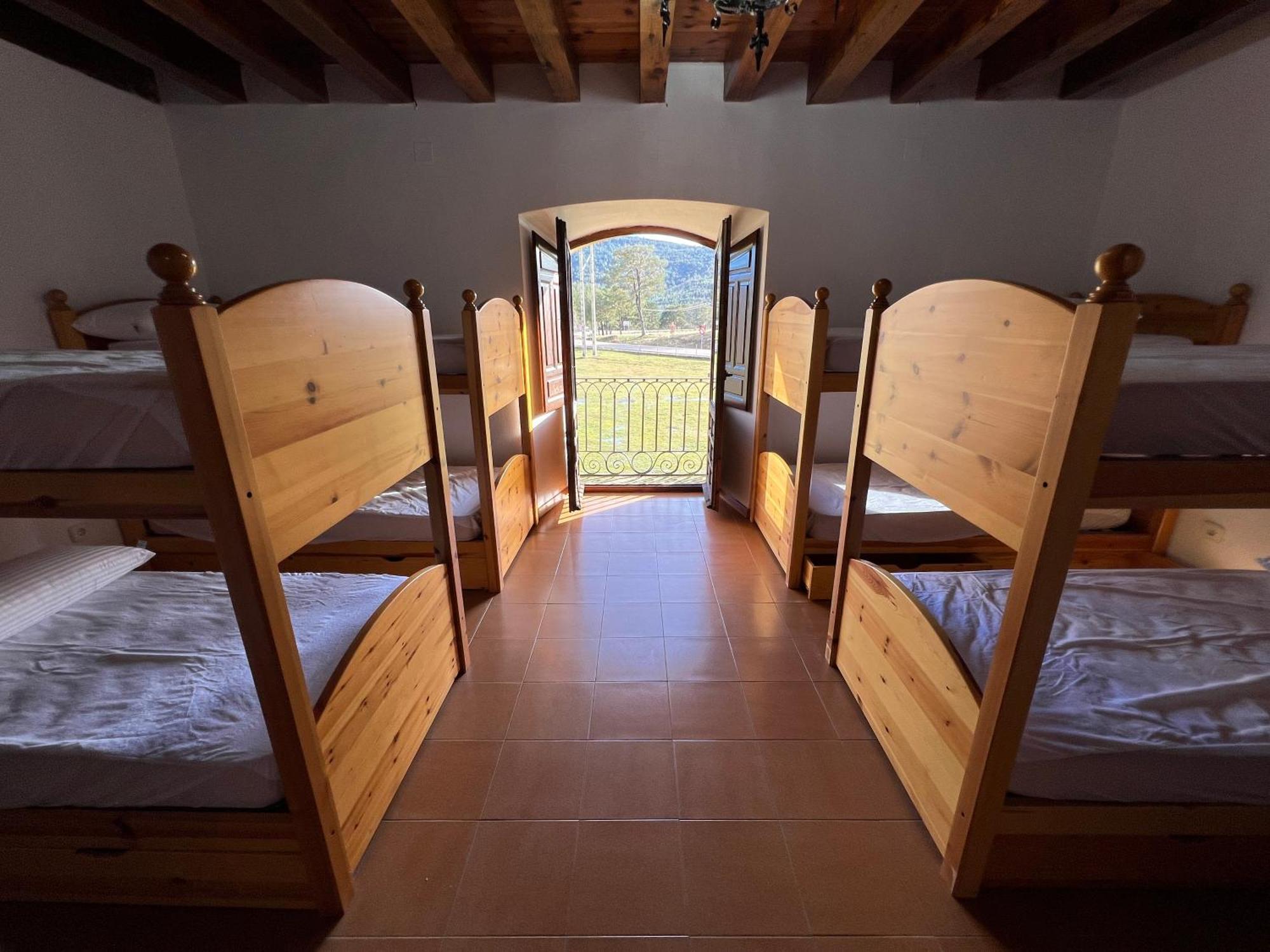 Albergue Pinares - La Casona De Revenga Regumiel de la Sierra Zewnętrze zdjęcie
