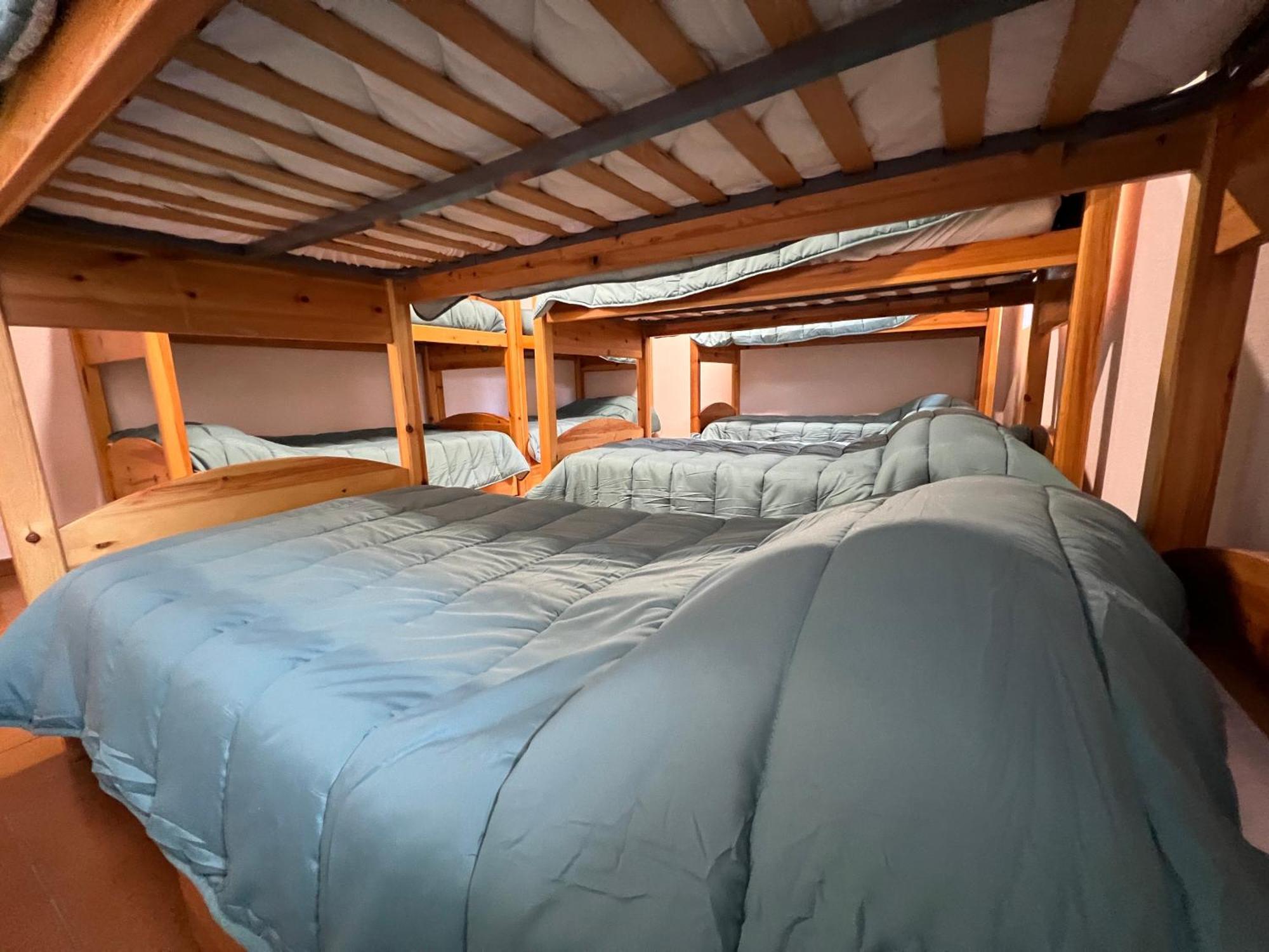 Albergue Pinares - La Casona De Revenga Regumiel de la Sierra Zewnętrze zdjęcie